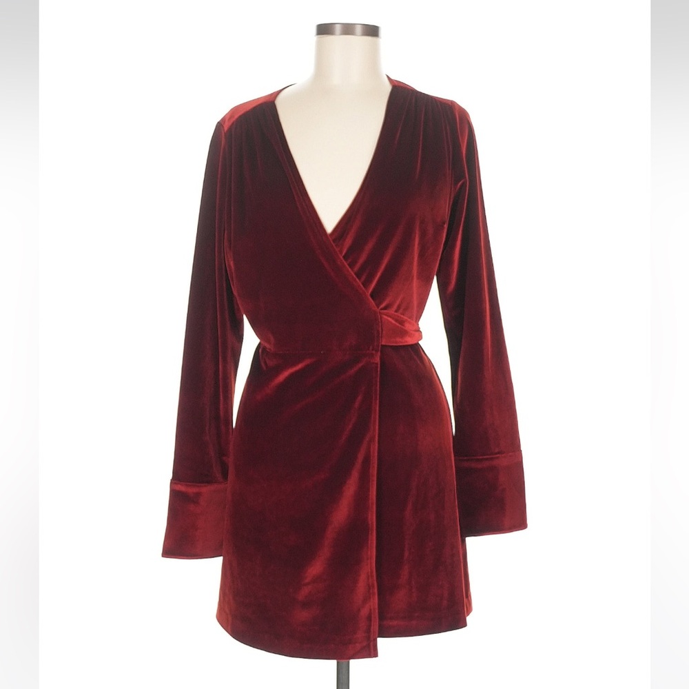 Luxurious Velvet Mini Dress in Rich Red